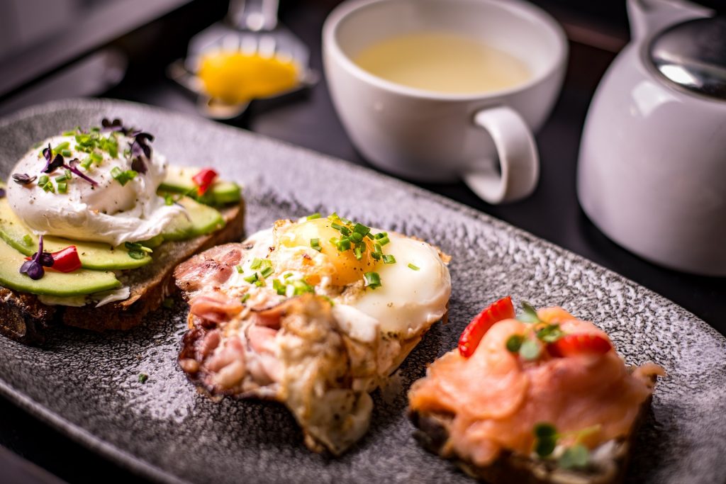 top Washington DC tourist attractions - bottomless brunch